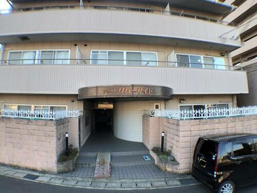 京都府舞鶴市溝尻町 3階建