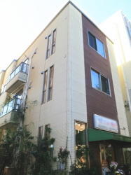 カーサフローラ 3階建
