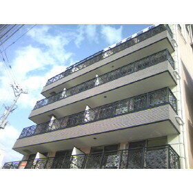 大阪府摂津市正雀本町１丁目 築18年12ヶ月 7階建