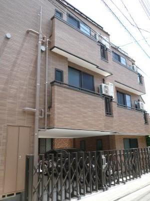 東京都品川区東大井１丁目 築10年8ヶ月 3階建