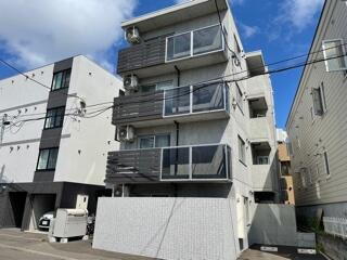 Ｅ－ＴＯＷＮ平岸