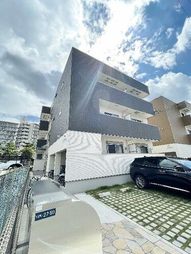 大阪府門真市大倉町 築4年3ヶ月 3階建