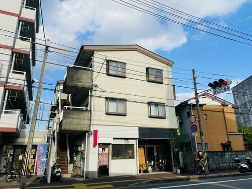 高知県高知市新屋敷１丁目 3階建