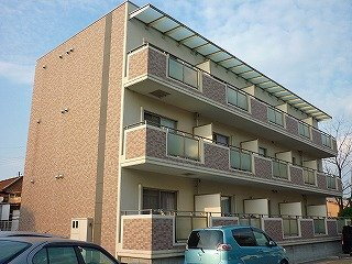 大阪府摂津市正雀４丁目 築23年10ヶ月 3階建