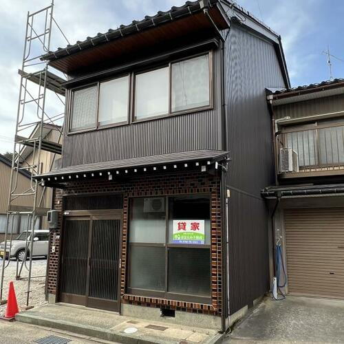 富山県小矢部市八和町 2階建 築63年7ヶ月