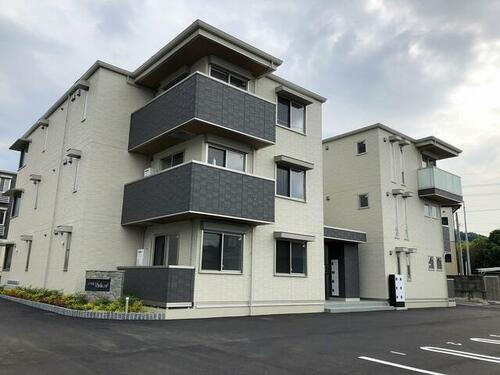 愛媛県新居浜市久保田町３丁目 賃貸アパート