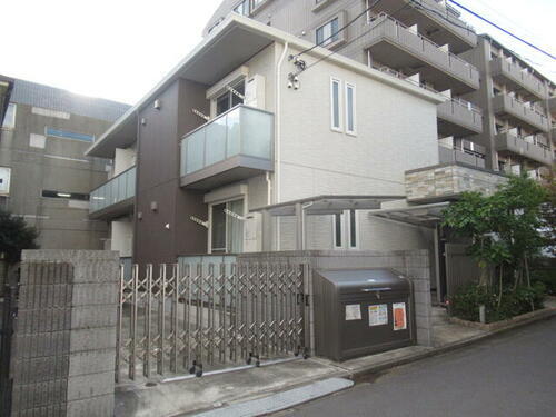 東京都渋谷区東１丁目 築6年12ヶ月 2階建