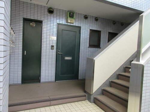 東京都調布市飛田給１丁目 地上3階地下1階建 築32年10ヶ月