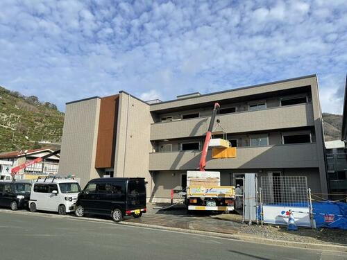 シャーメゾン白浜 3階建