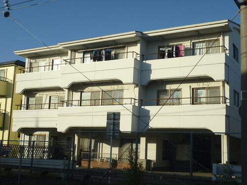 栃木県小山市駅東通り１丁目 3階建