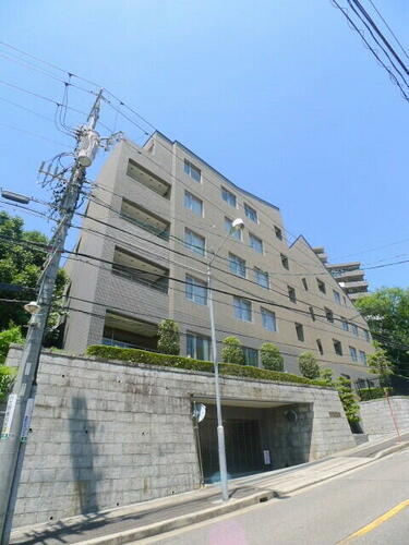 愛知県名古屋市昭和区滝川町 5階建