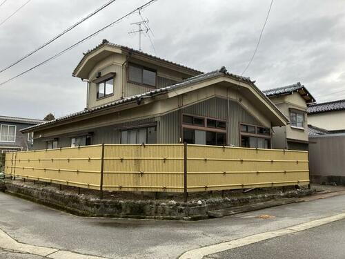 富山県富山市花崎 2階建