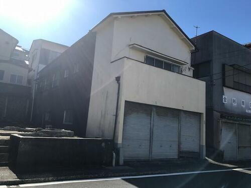 静岡県伊東市新井１丁目 2階建