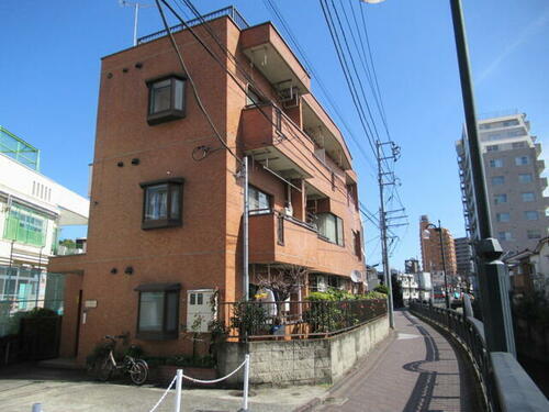 メゾンドコンフォート 3階建