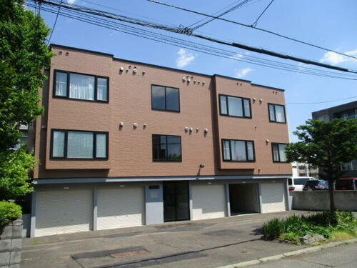 北海道札幌市中央区南十一条西１７丁目 3階建 築21年8ヶ月