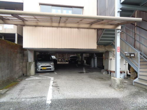 高知県高知市丸ノ内２丁目 4階建 築39年7ヶ月