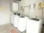 建部アパートＡ棟 洗濯機は６０分１００円。ガス乾燥機は２０分１００円