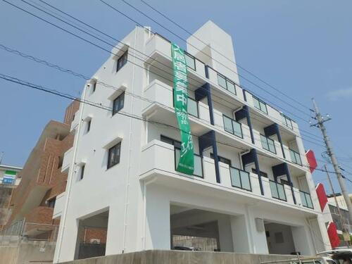 沖縄県那覇市松島１丁目 4階建 築7年9ヶ月
