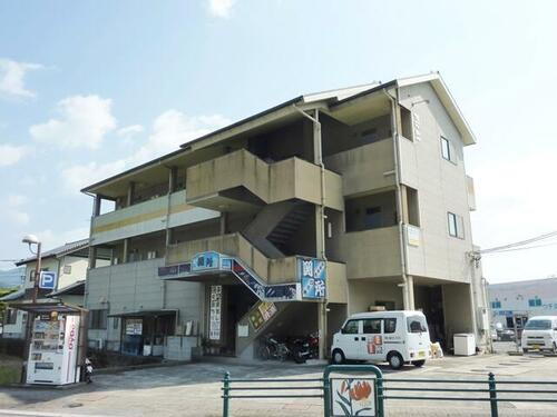 ファーストコーポ 3階建