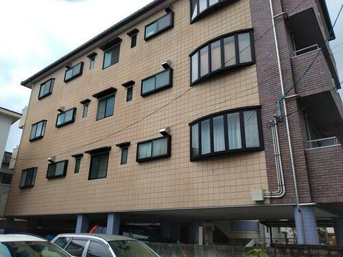 高知県高知市八反町２丁目 4階建