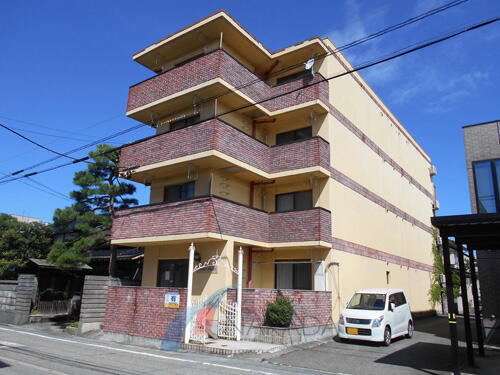 イナリハイツ 4階建