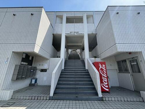 神奈川県横浜市金沢区富岡西７丁目 5階建