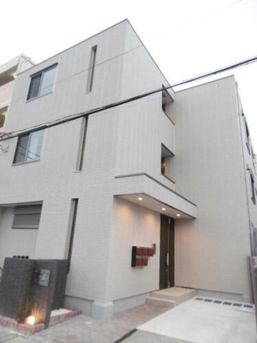 Ｍａｌｉｅ　Ｎａｌｕ