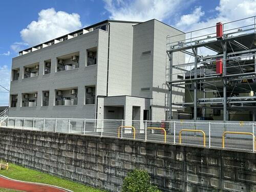 長崎県諫早市上野町 3階建