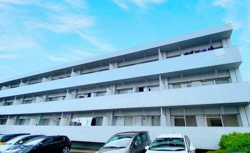 伊藤マンション 3階建