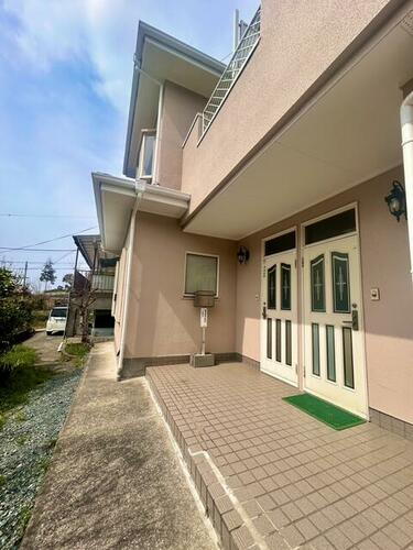 ＡＫＩＹＡ　ＴＥＲＲＡＣＥ 2階建