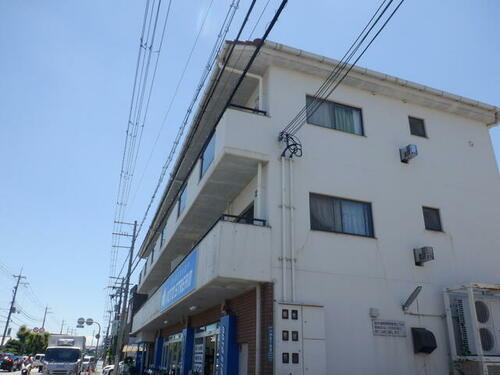 兵庫県宝塚市小林５丁目 3階建