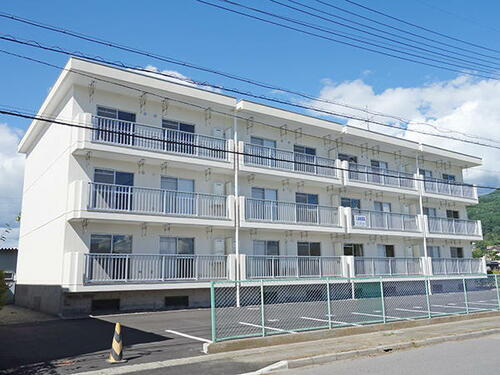 長野県諏訪市沖田町１丁目 築43年2ヶ月 3階建