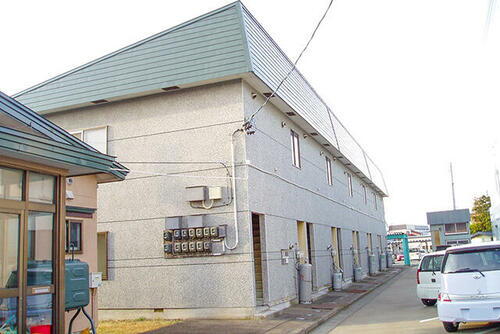 青森県青森市大字羽白字沢田 2階建 築42年1ヶ月