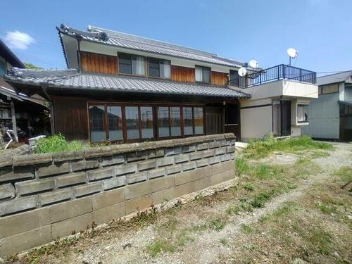 兵庫県加西市坂元町 2階建