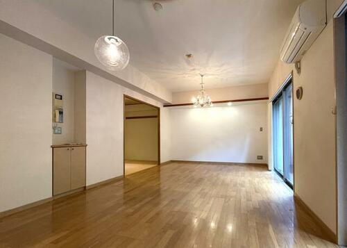 神奈川県鎌倉市大町１丁目 築25年12ヶ月 地上2階地下1階建