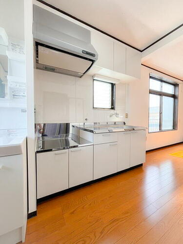 埼玉県草加市谷塚町 築42年7ヶ月 2階建