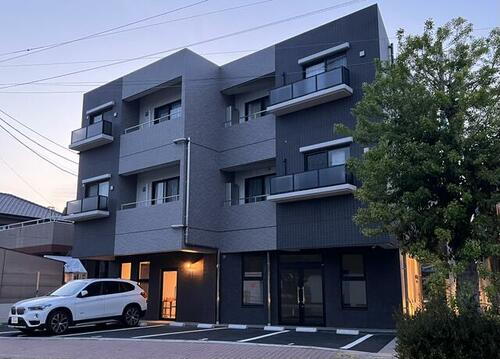 ＧＲＡＥＲＤＥ　ＭＵＳＡＳＨＩＧＡＯＫＡ　グランエルデ武蔵ヶ丘 3階建