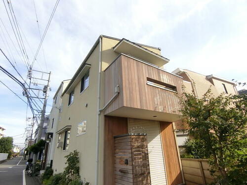 羽衣町１丁目貸家 2階建