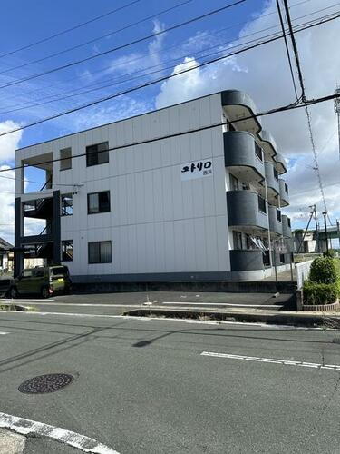 ユトリロ西浜 3階建