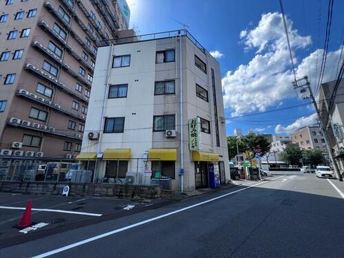 岡山県岡山市北区表町３丁目 築32年3ヶ月 4階建