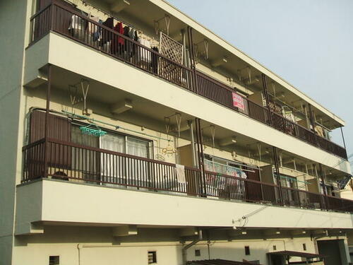 大阪府箕面市桜井２丁目 3階建