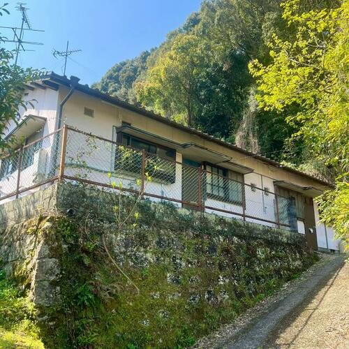 熊本県人吉市西間下町字落水 平屋建て