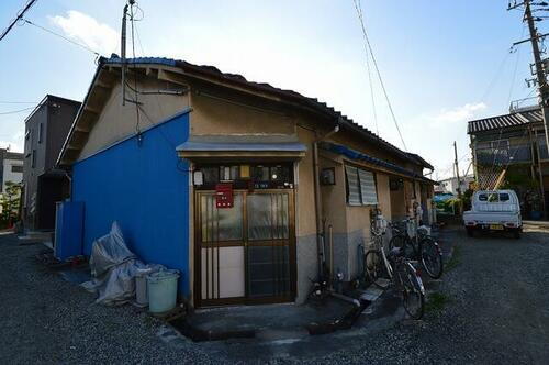 大阪府大東市灰塚２丁目 平屋建て