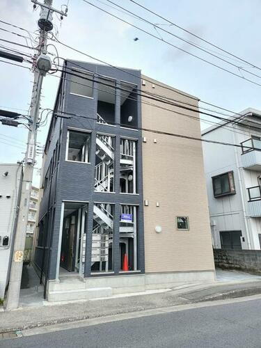 神奈川県小田原市蓮正寺 3階建