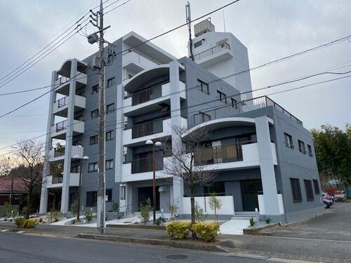 群馬県館林市尾曳町 6階建