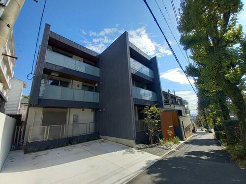 兵庫県神戸市中央区熊内町５丁目 築1年5ヶ月 3階建