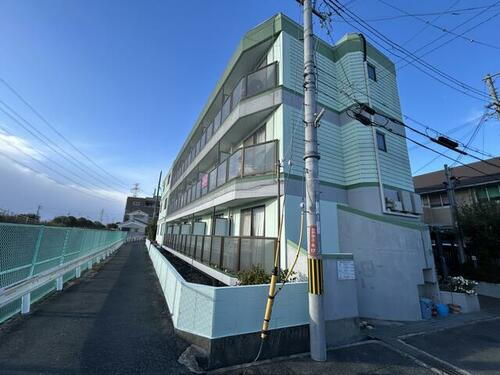 グリーンルーフ京阪 3階建