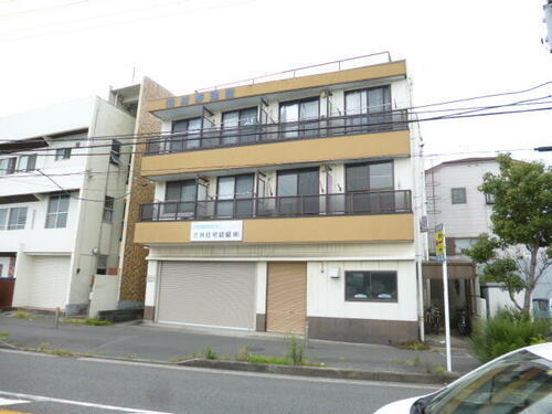神奈川県横須賀市追浜本町２丁目 3階建