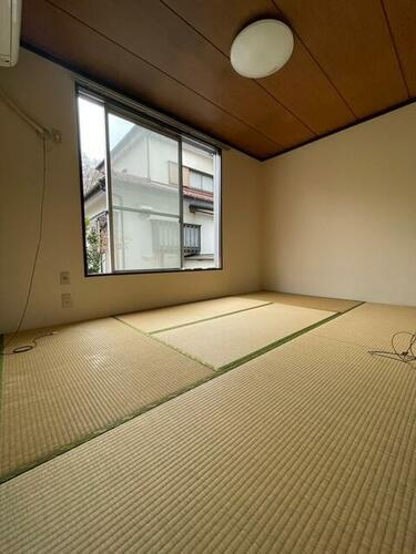 東京都八王子市元八王子町２丁目 2階建