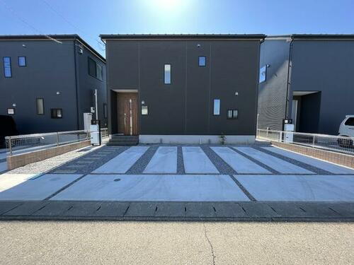 栃木県栃木市藤岡町藤岡 2階建 築3年3ヶ月